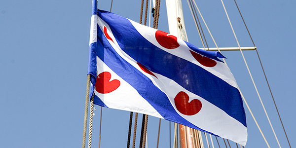 Holländische Flagge Motorboot Friesland